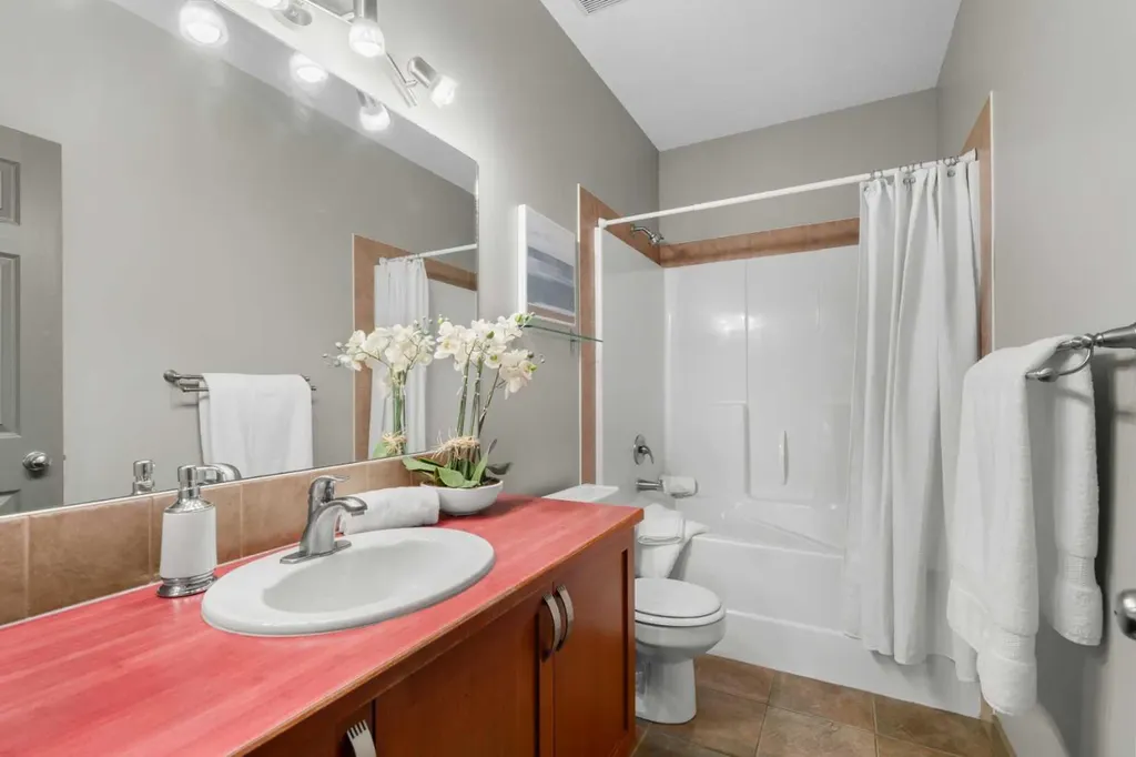 8000 Wentworth Drive SW Calgary AB T3H 5K8