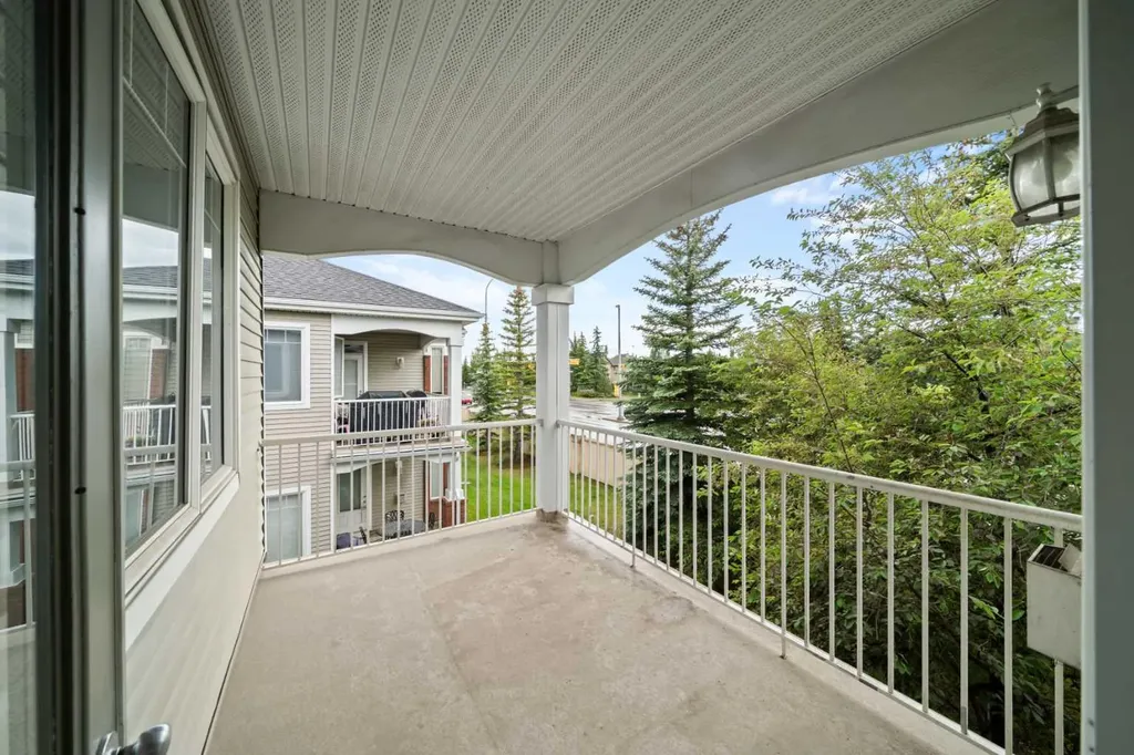 8000 Wentworth Drive SW Calgary AB T3H 5K8