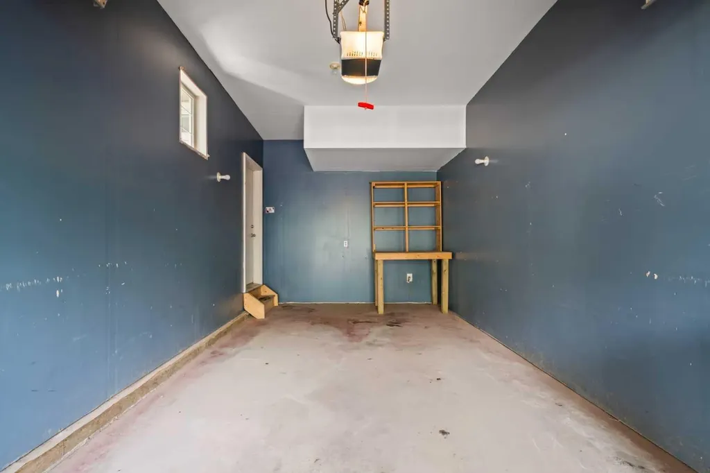 8000 Wentworth Drive SW Calgary AB T3H 5K8