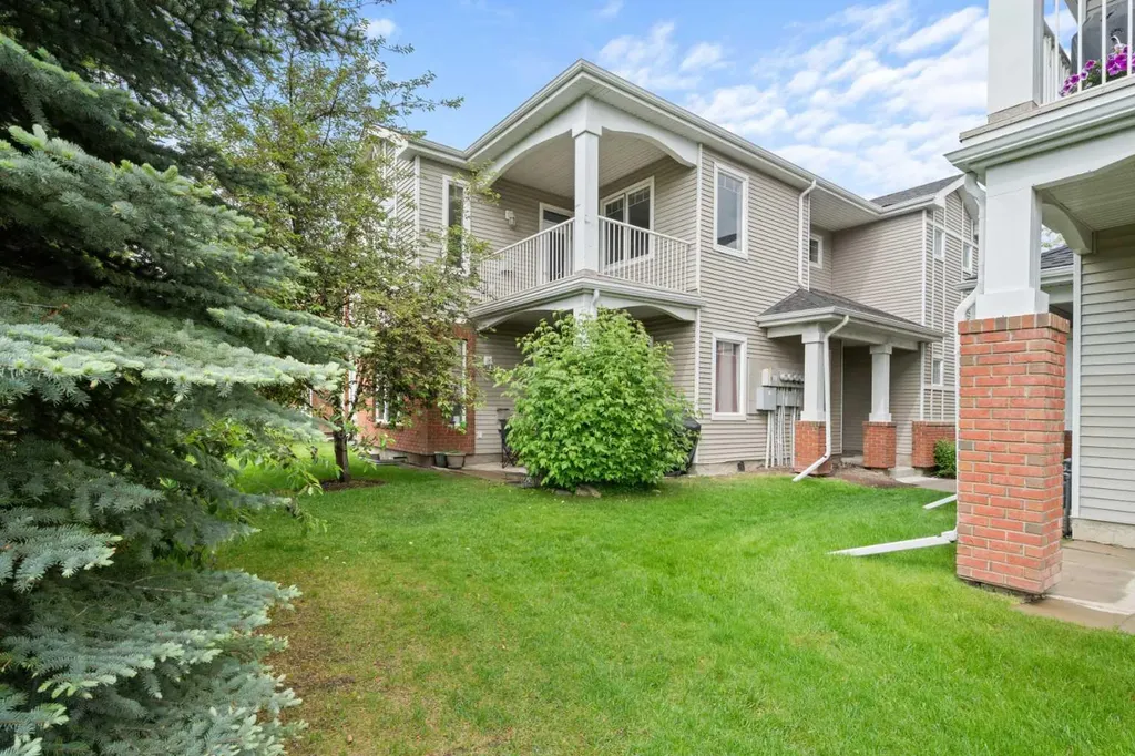 8000 Wentworth Drive SW Calgary AB T3H 5K8