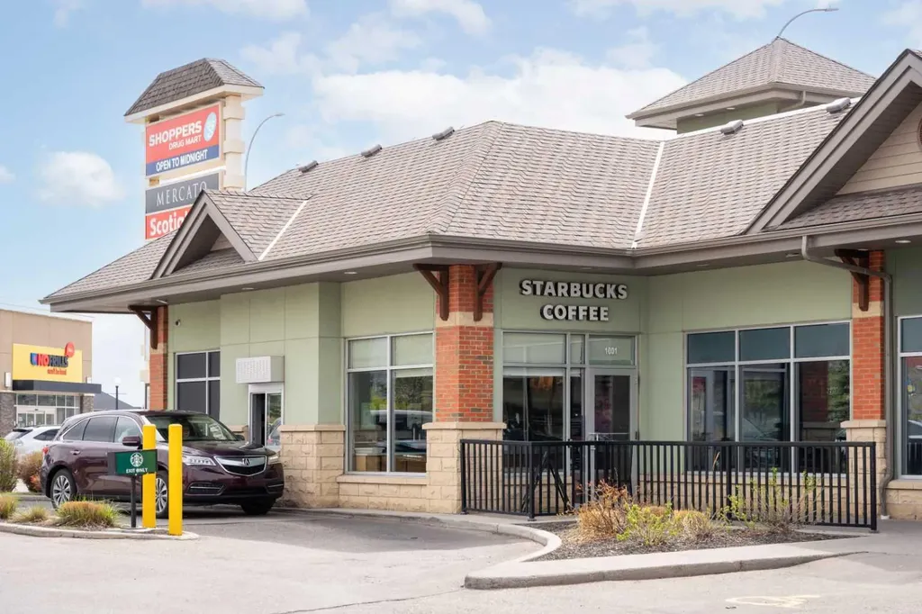 8000 Wentworth Drive SW Calgary AB T3H 5K8