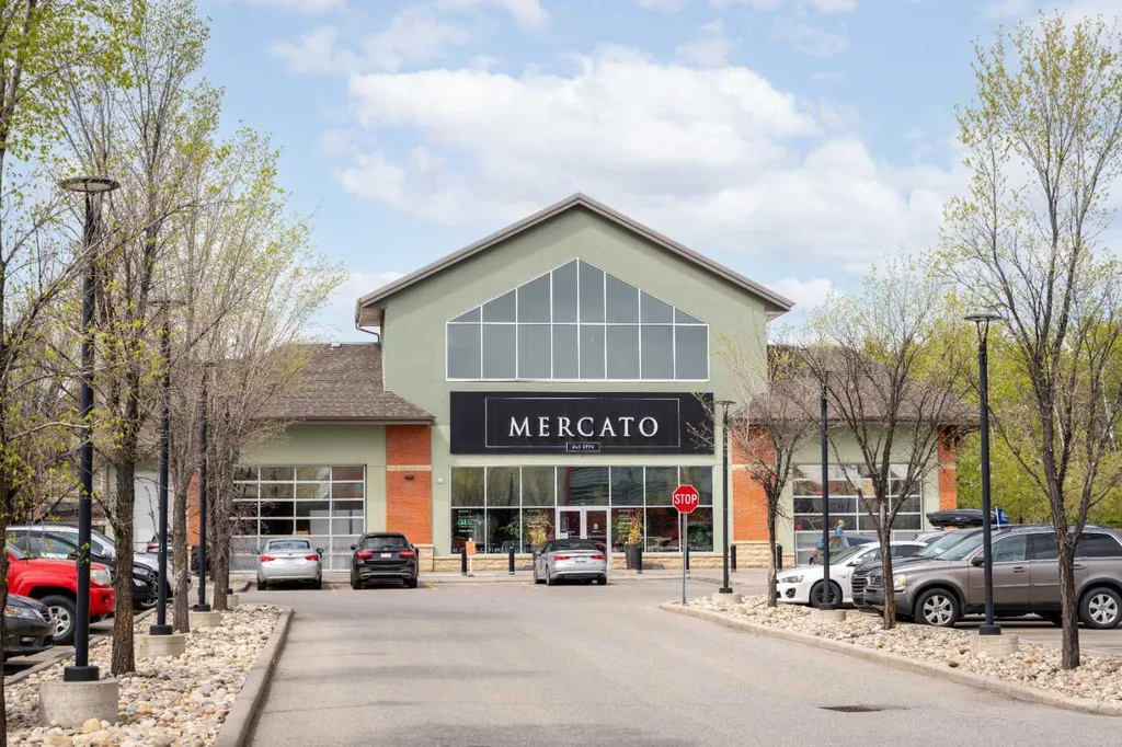 8000 Wentworth Drive SW Calgary AB T3H 5K8