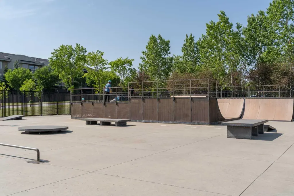 8000 Wentworth Drive SW Calgary AB T3H 5K8
