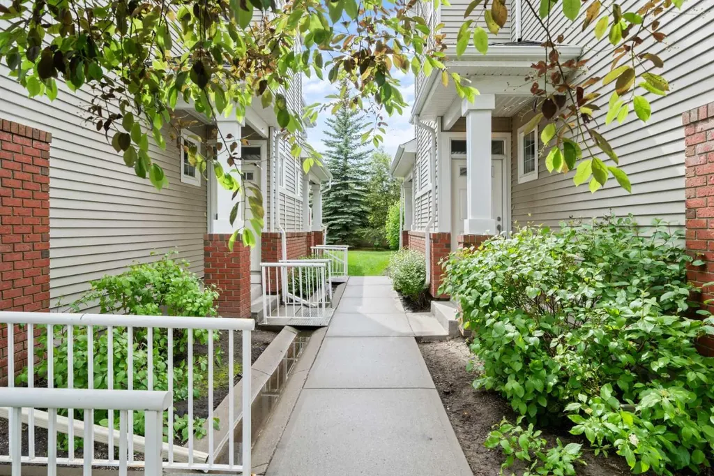 8000 Wentworth Drive SW Calgary AB T3H 5K8