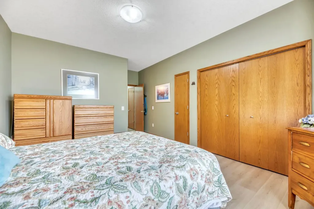 137 Ridgestone Lane Diamond Valley AB t0l0h0