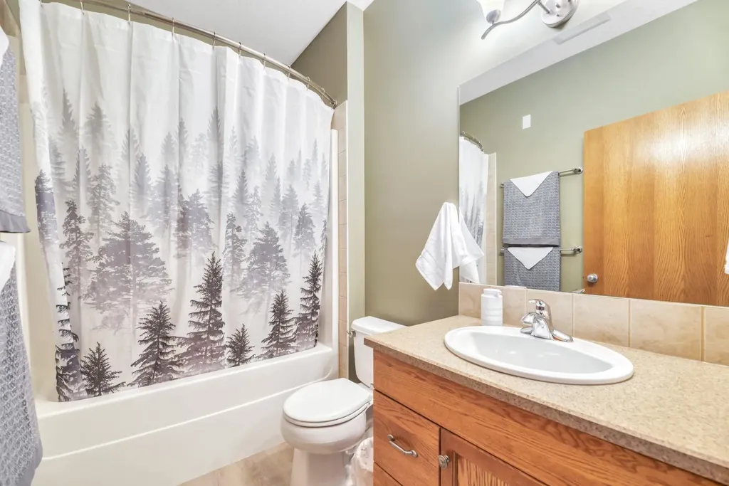 137 Ridgestone Lane Diamond Valley AB t0l0h0