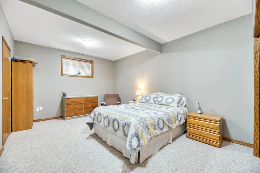 137 Ridgestone Lane Diamond Valley AB t0l0h0