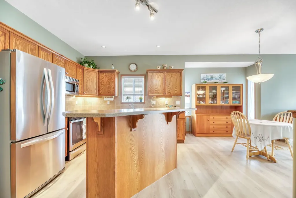137 Ridgestone Lane Diamond Valley AB t0l0h0