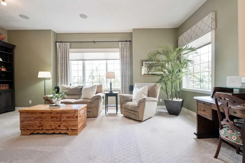 136 Strathlea Place SW Calgary AB T3H 4T6