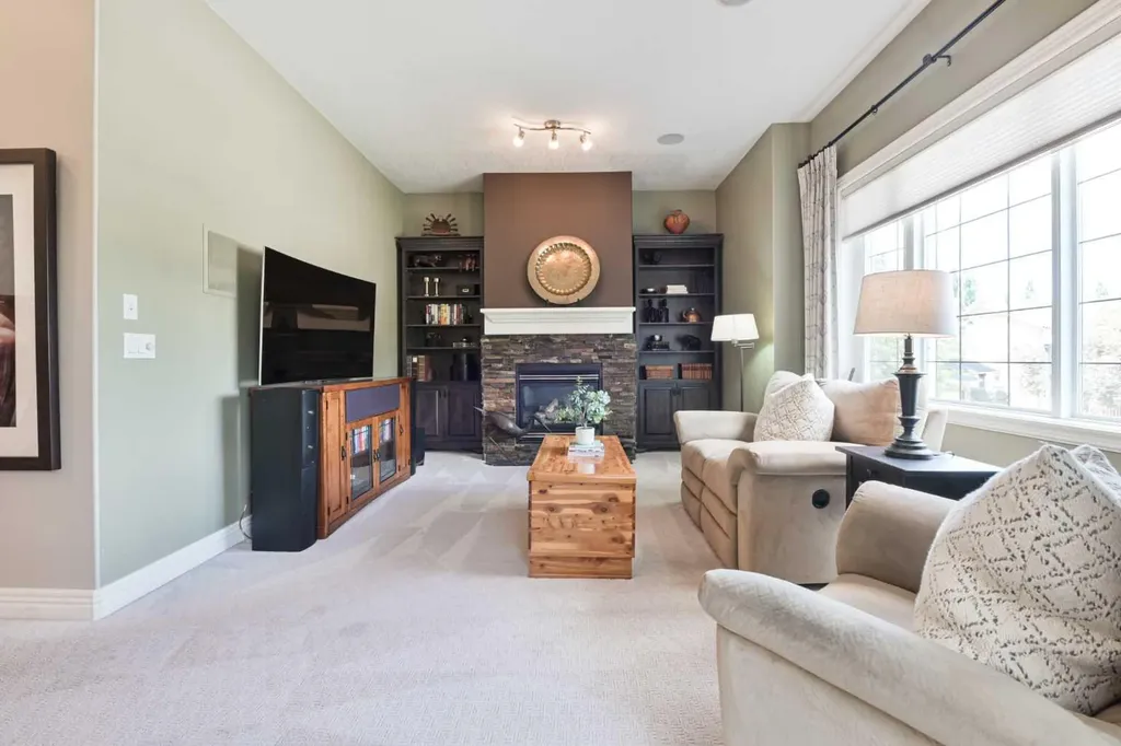 136 Strathlea Place SW Calgary AB T3H 4T6