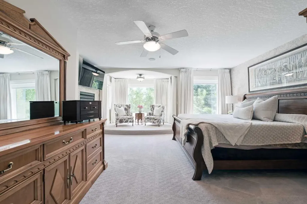 136 Strathlea Place SW Calgary AB T3H 4T6