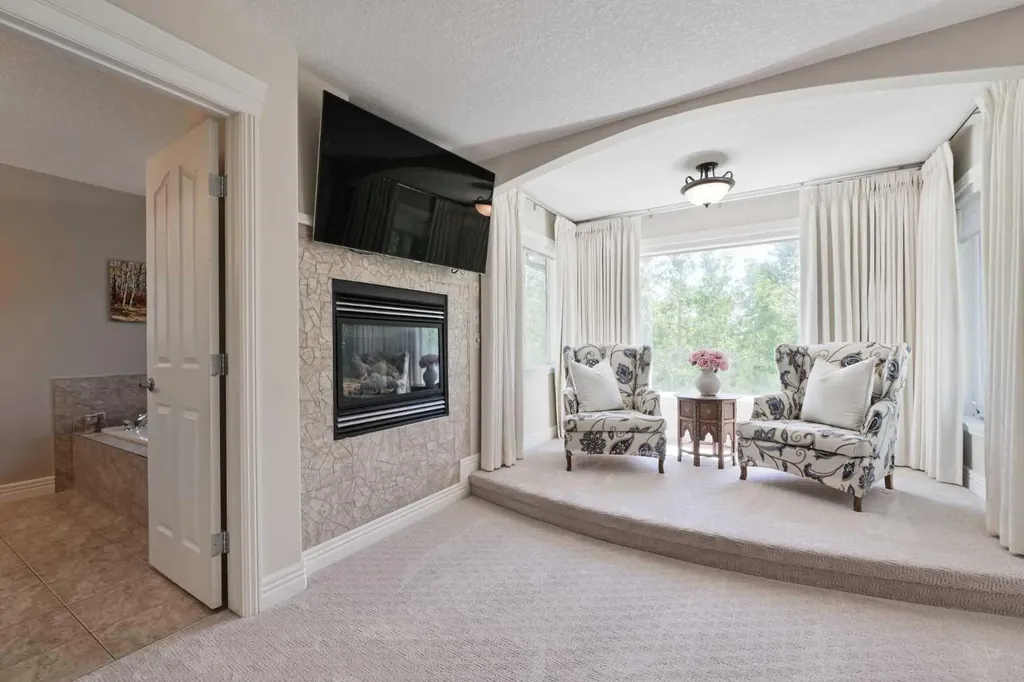 136 Strathlea Place SW Calgary AB T3H 4T6