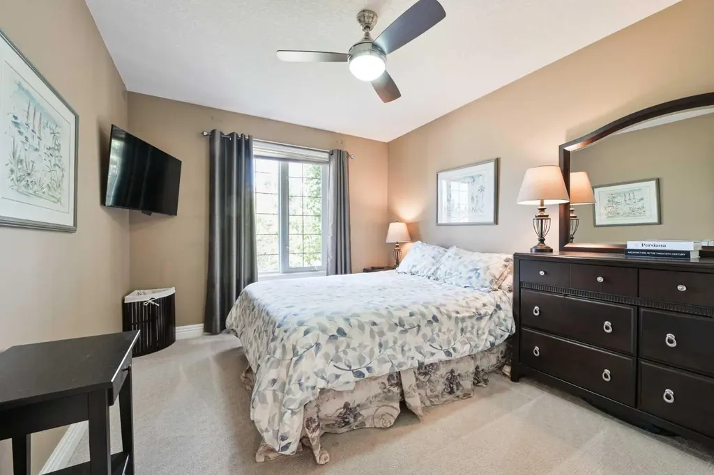 136 Strathlea Place SW Calgary AB T3H 4T6