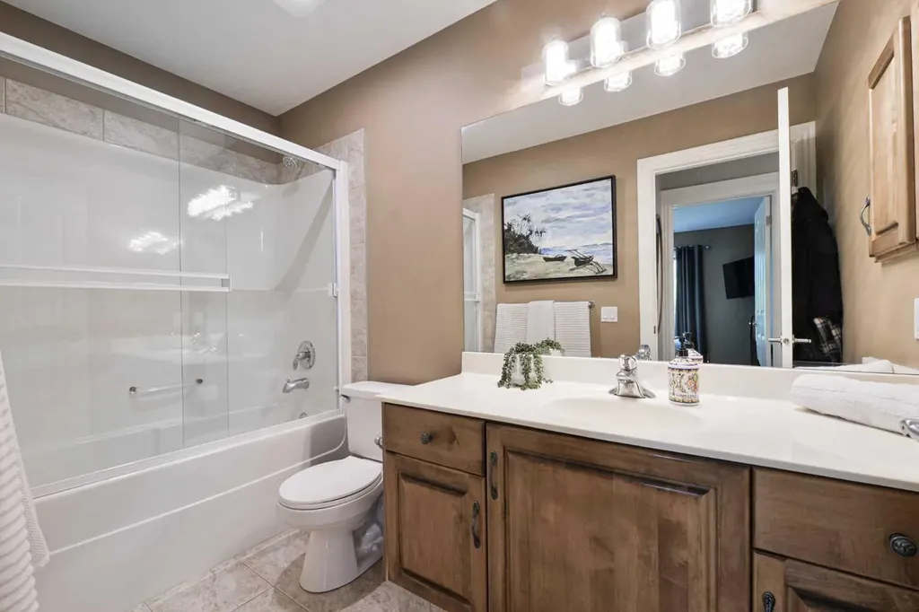 136 Strathlea Place SW Calgary AB T3H 4T6