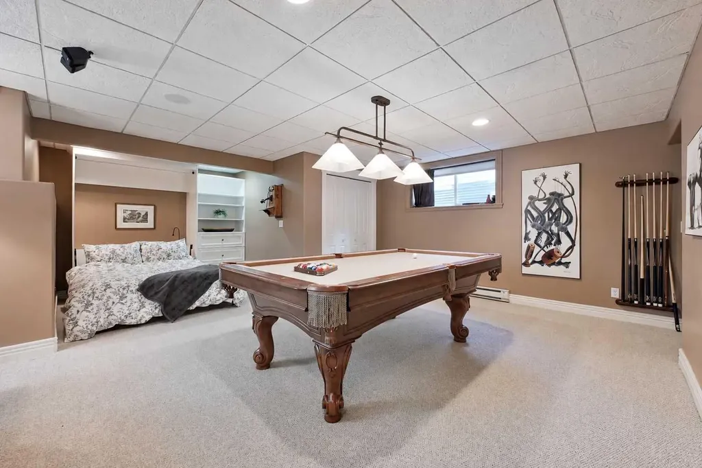 136 Strathlea Place SW Calgary AB T3H 4T6