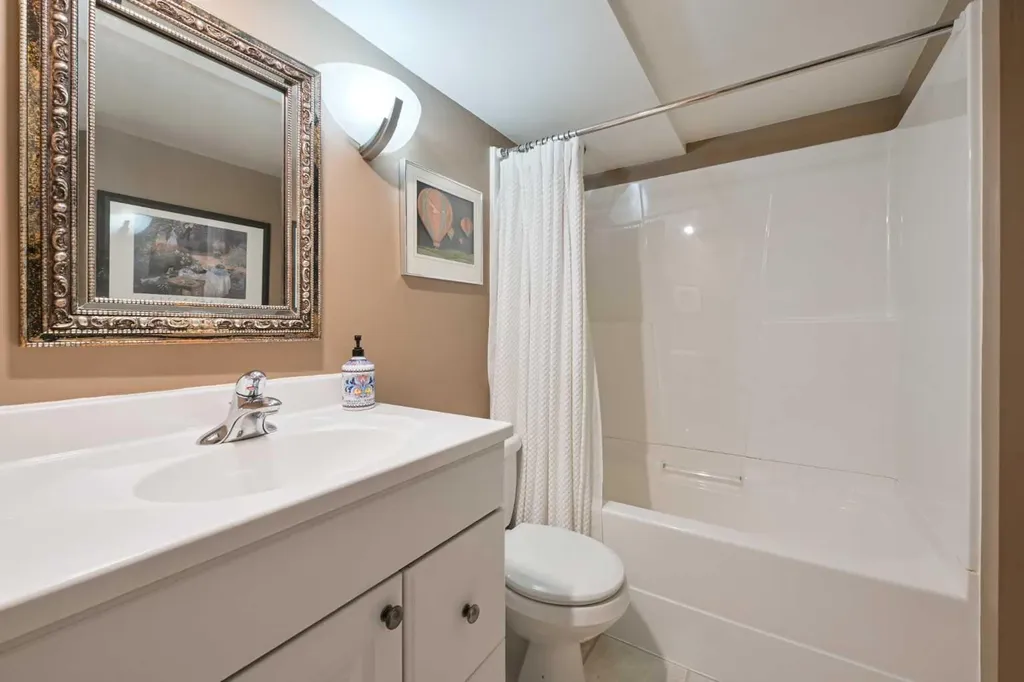 136 Strathlea Place SW Calgary AB T3H 4T6
