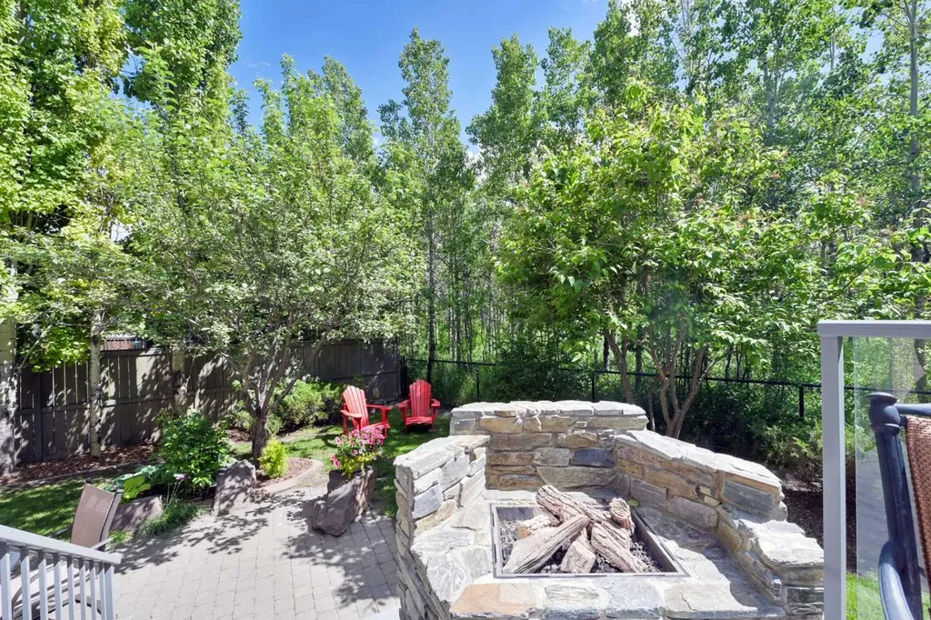 136 Strathlea Place SW Calgary AB T3H 4T6