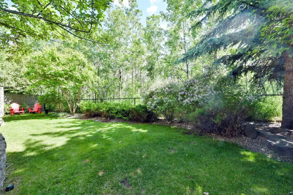 136 Strathlea Place SW Calgary AB T3H 4T6
