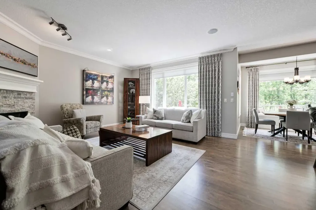 136 Strathlea Place SW Calgary AB T3H 4T6