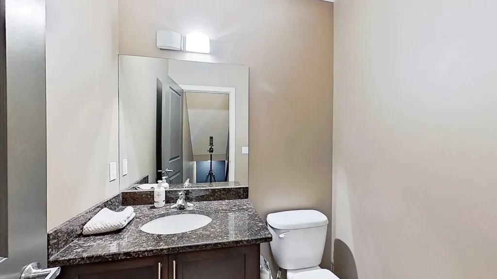 249 18 Avenue NE Calgary AB T2E1N3