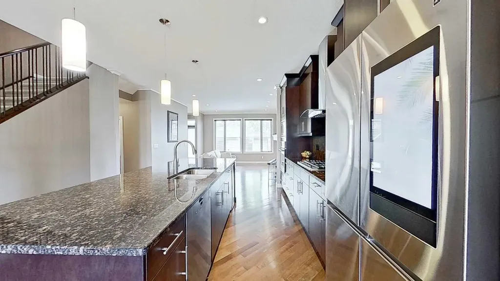 249 18 Avenue NE Calgary AB T2E1N3