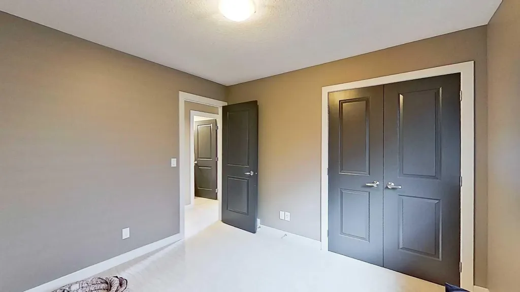 249 18 Avenue NE Calgary AB T2E1N3