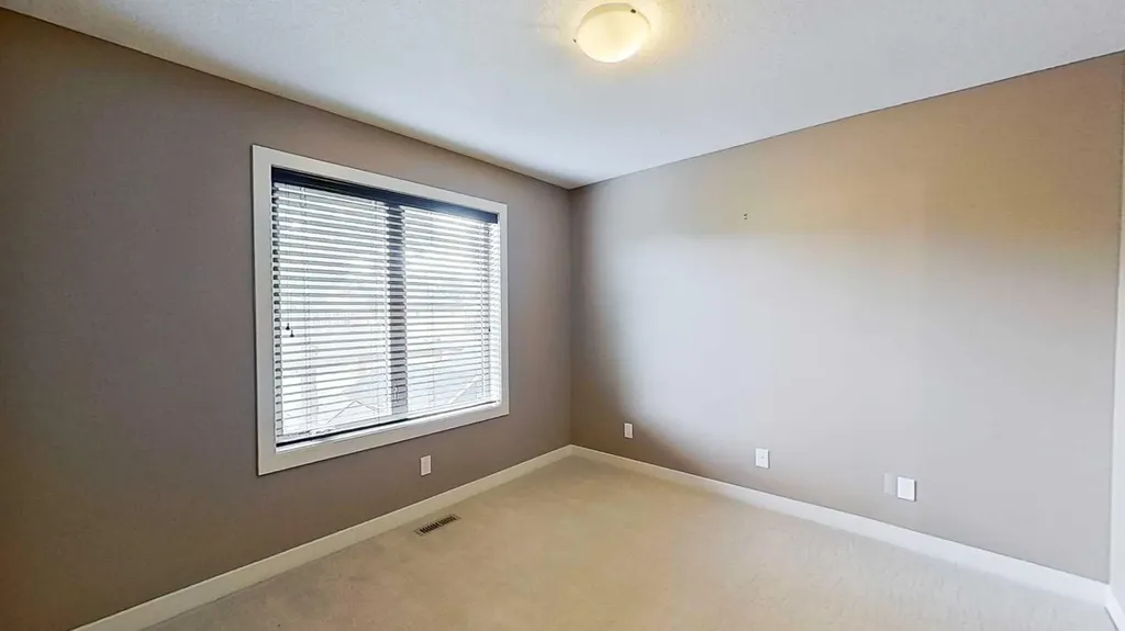 249 18 Avenue NE Calgary AB T2E1N3
