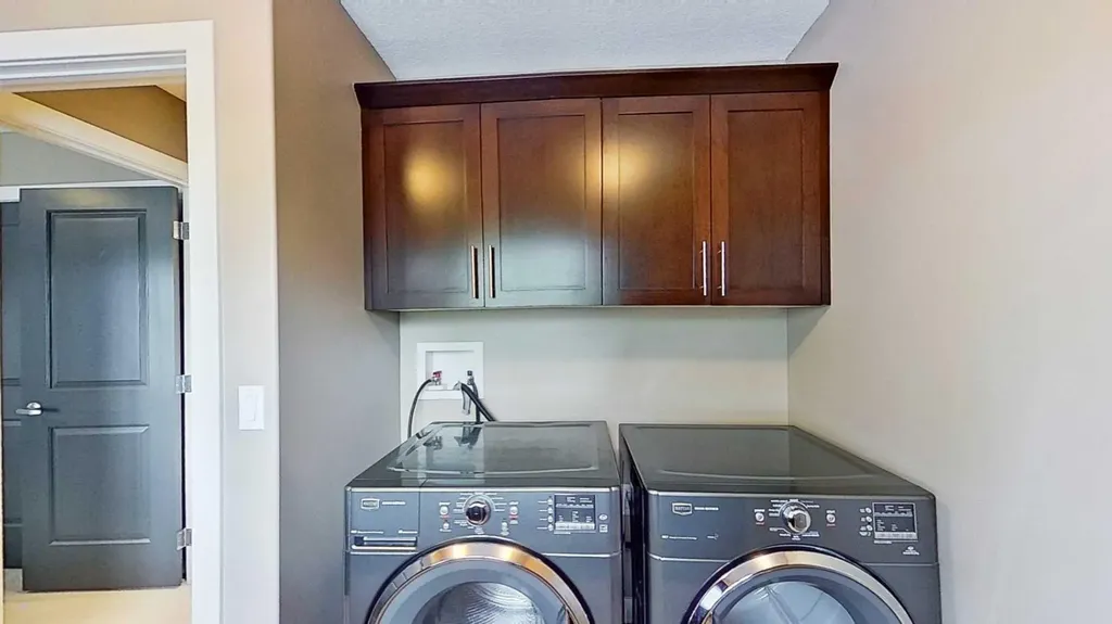249 18 Avenue NE Calgary AB T2E1N3