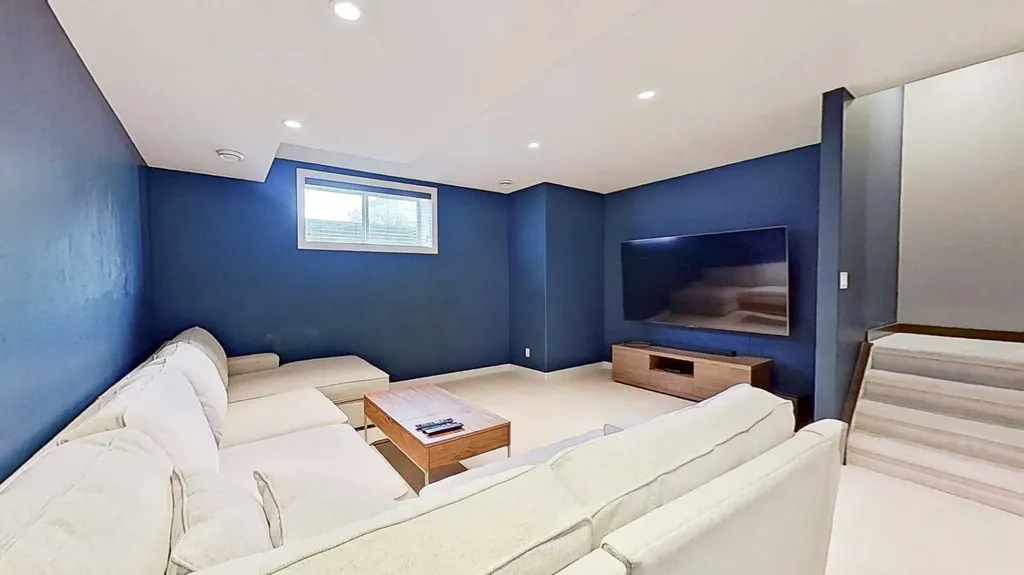 249 18 Avenue NE Calgary AB T2E1N3