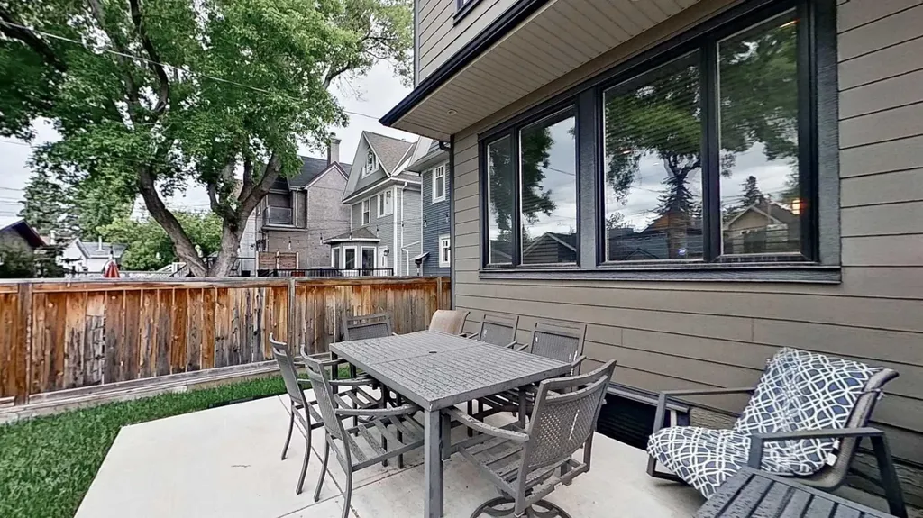 249 18 Avenue NE Calgary AB T2E1N3