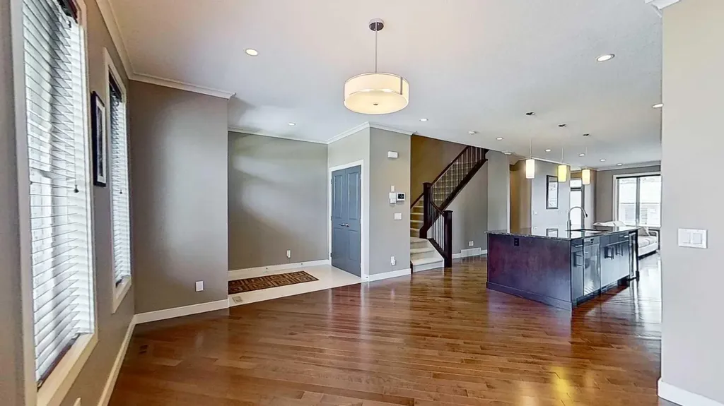 249 18 Avenue NE Calgary AB T2E1N3