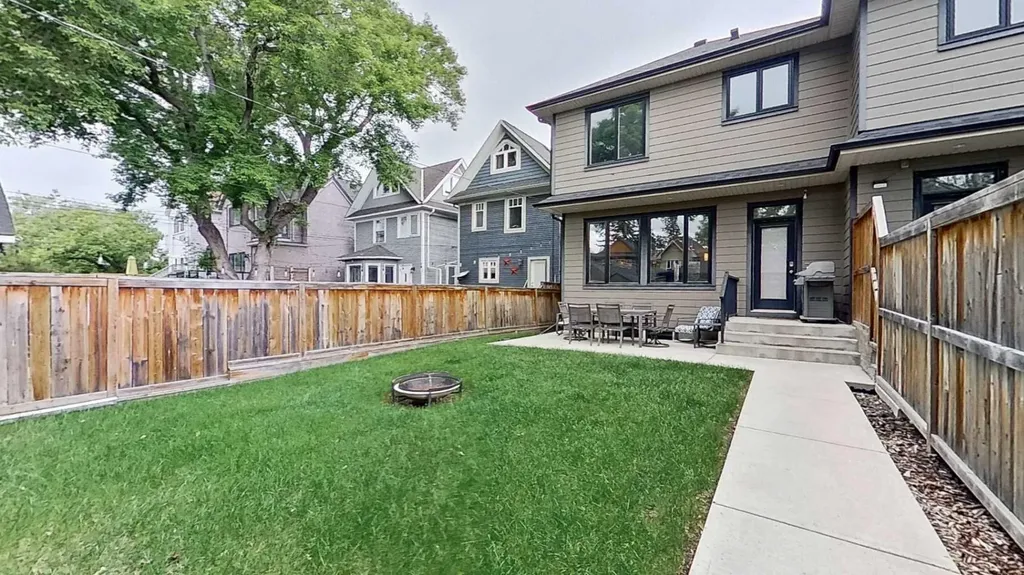 249 18 Avenue NE Calgary AB T2E1N3