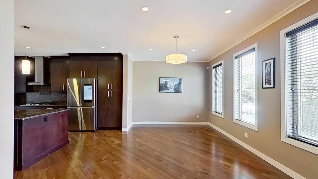249 18 Avenue NE Calgary AB T2E1N3