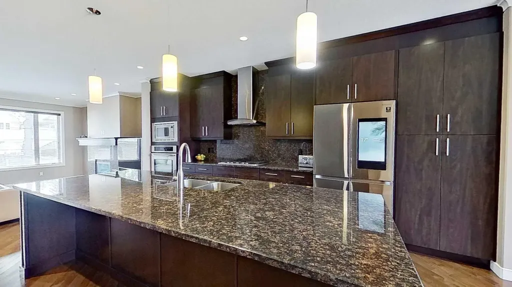 249 18 Avenue NE Calgary AB T2E1N3