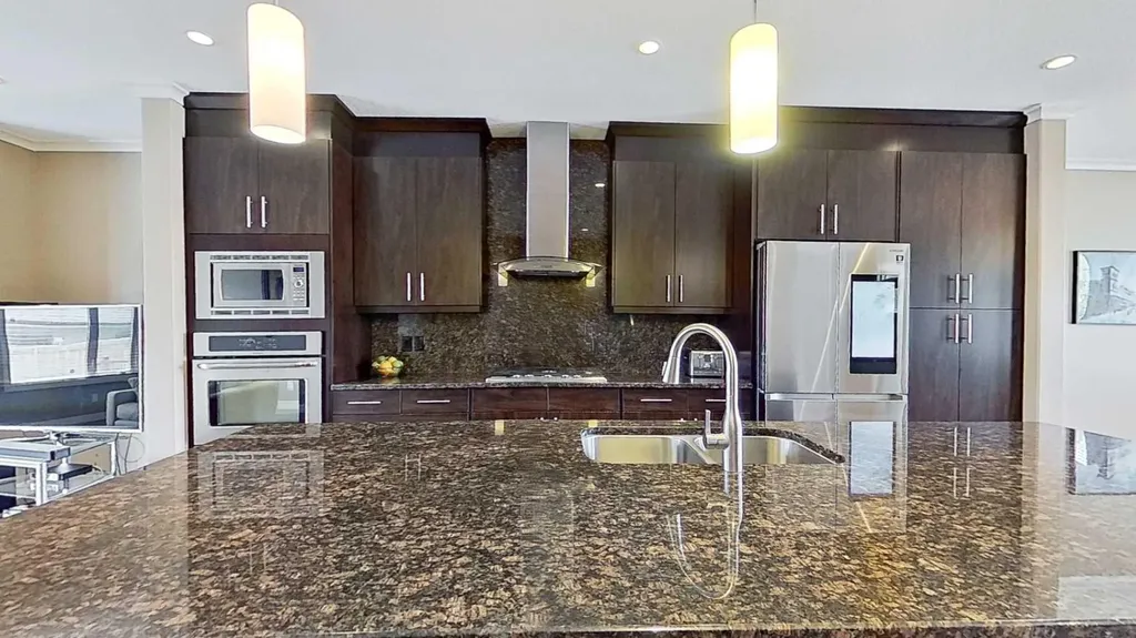249 18 Avenue NE Calgary AB T2E1N3