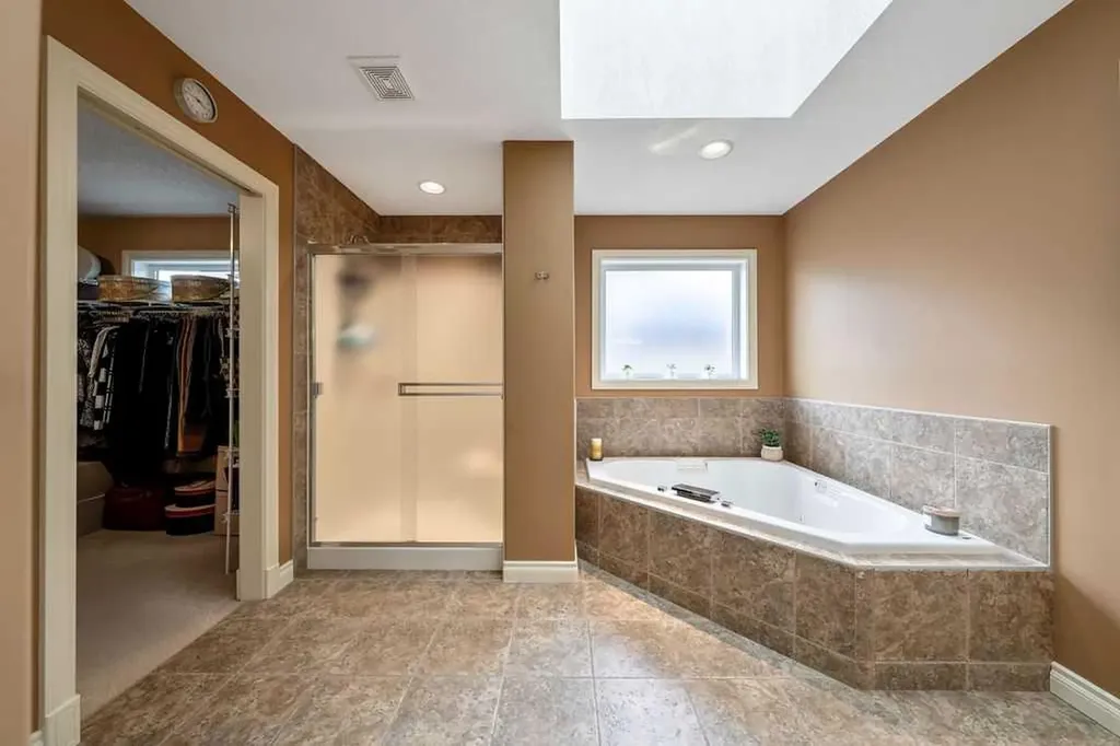 174 Arbour Vista Close NW Calgary AB T3G5P4