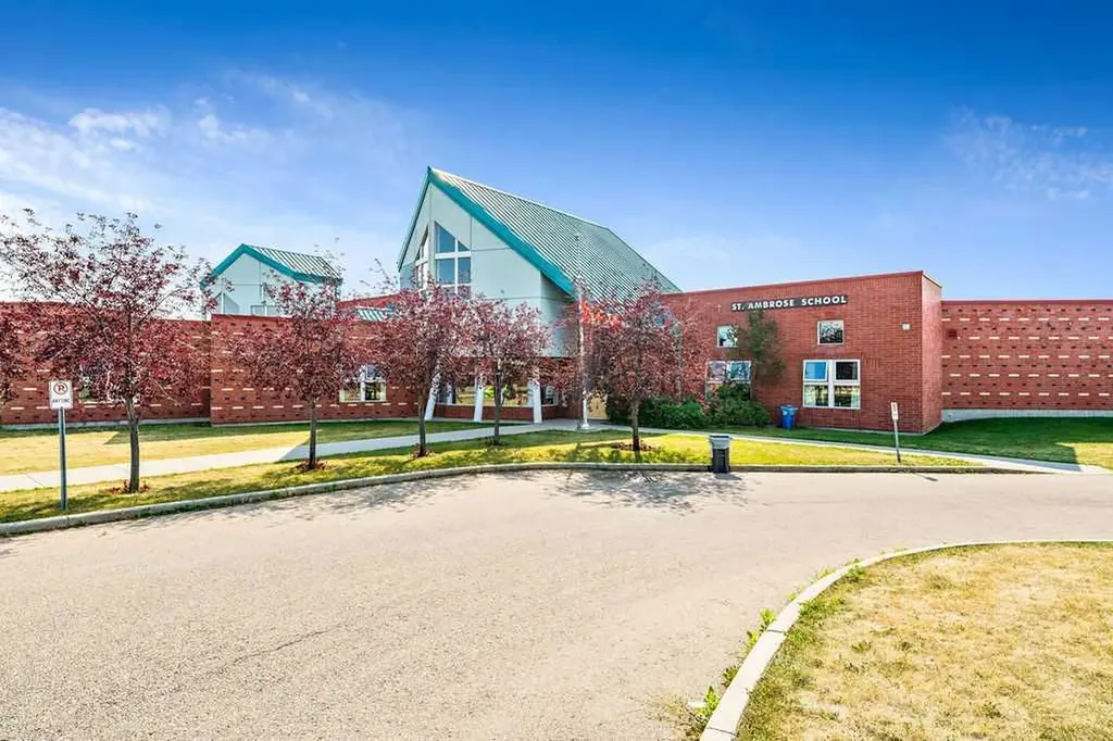 174 Arbour Vista Close NW Calgary AB T3G5P4