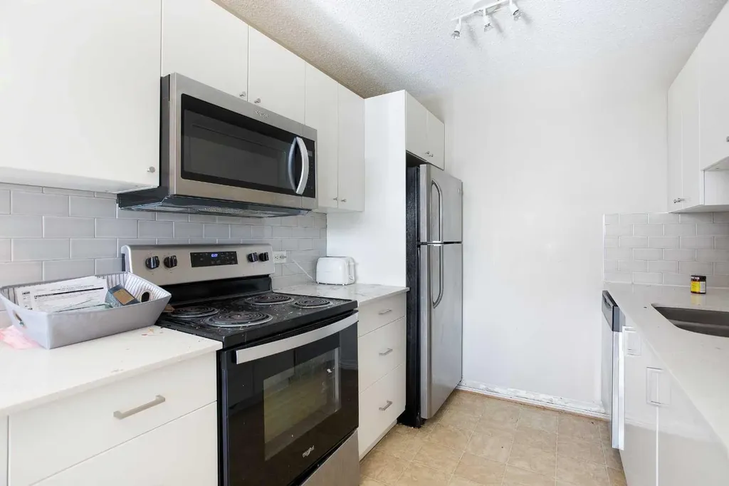 519 17 Avenue SW Calgary AB t2s0a9