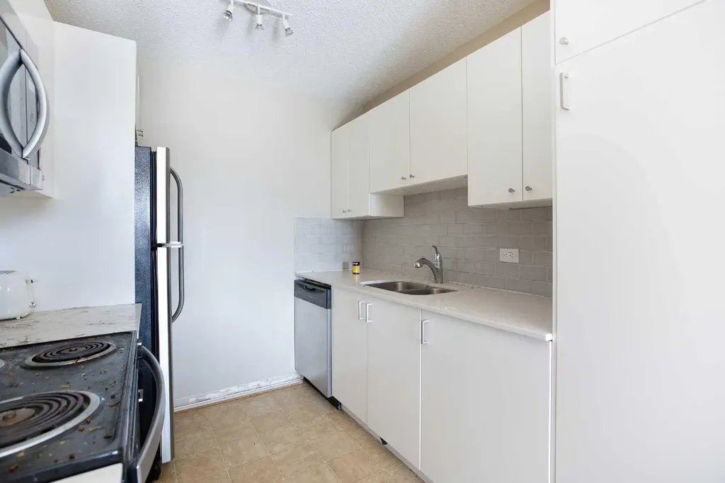 519 17 Avenue SW Calgary AB t2s0a9