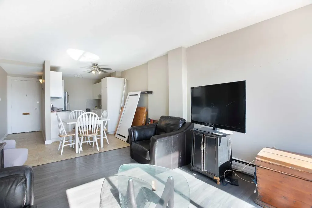 519 17 Avenue SW Calgary AB t2s0a9