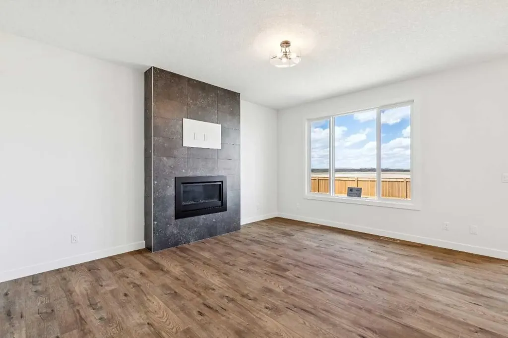 436 Bridgeport Glen Chestermere AB T1X3E1
