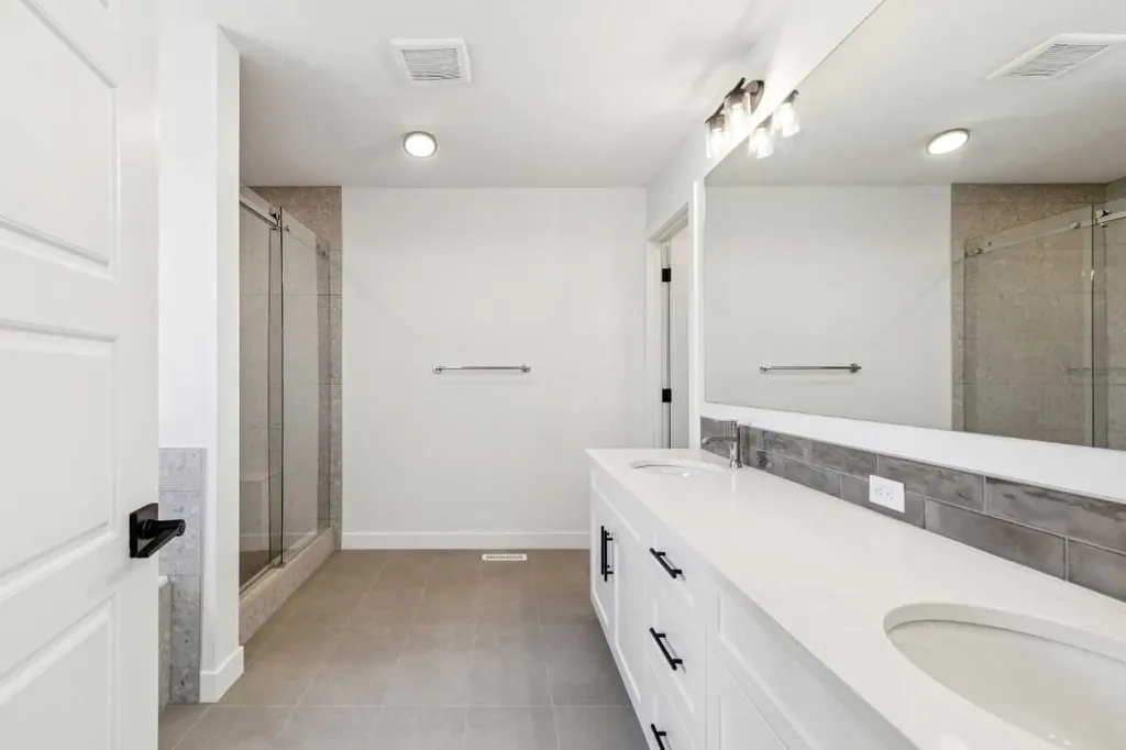 436 Bridgeport Glen Chestermere AB T1X3E1