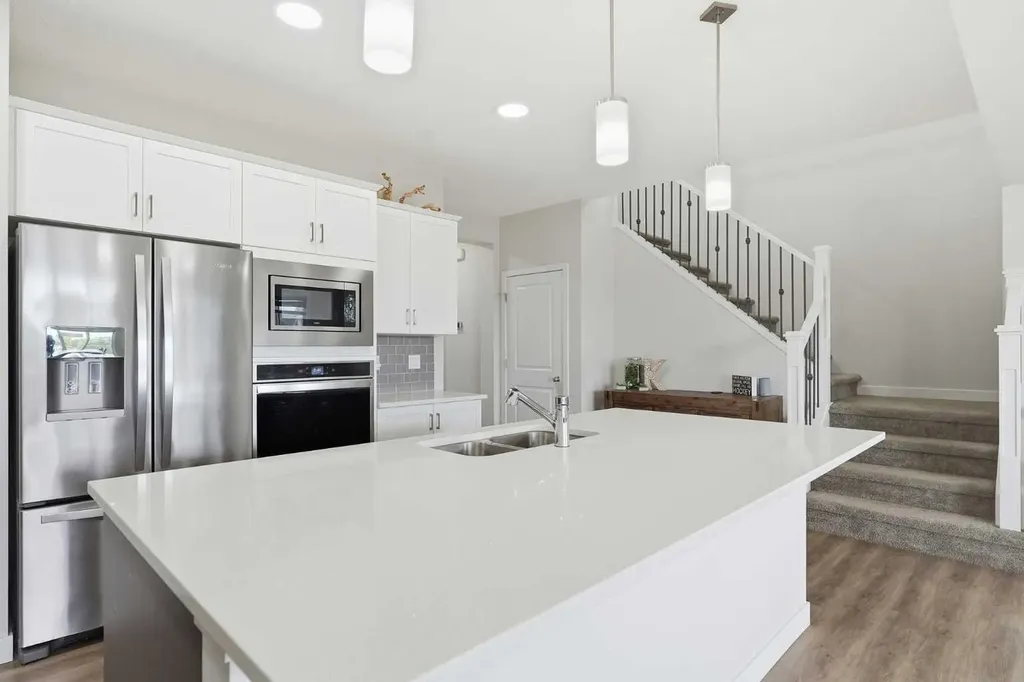 15 Lawrence Green SE Airdrie AB T4A 3M9