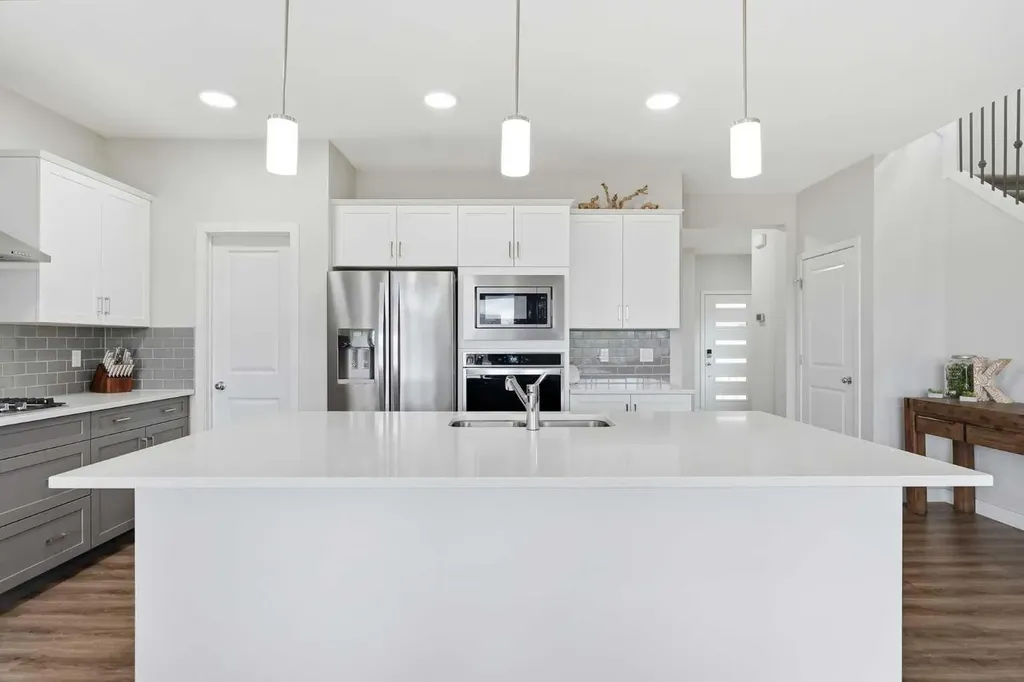 15 Lawrence Green SE Airdrie AB T4A 3M9
