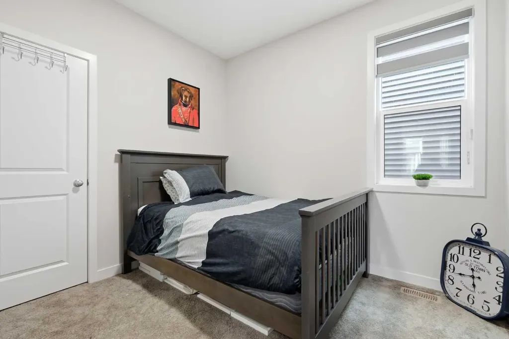 15 Lawrence Green SE Airdrie AB T4A 3M9