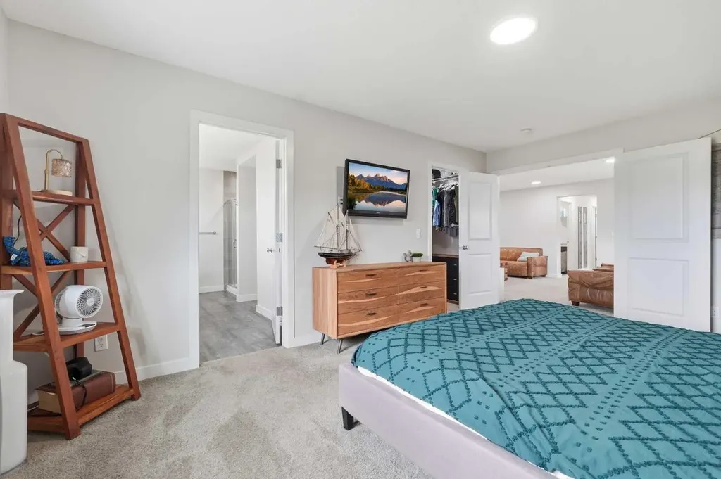 15 Lawrence Green SE Airdrie AB T4A 3M9