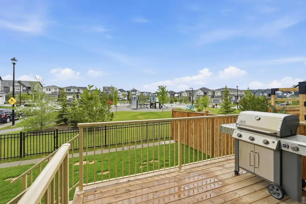 15 Lawrence Green SE Airdrie AB T4A 3M9