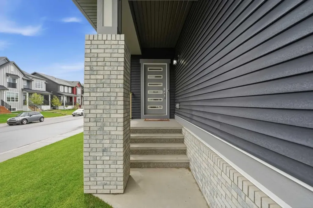 15 Lawrence Green SE Airdrie AB T4A 3M9