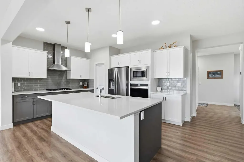 15 Lawrence Green SE Airdrie AB T4A 3M9