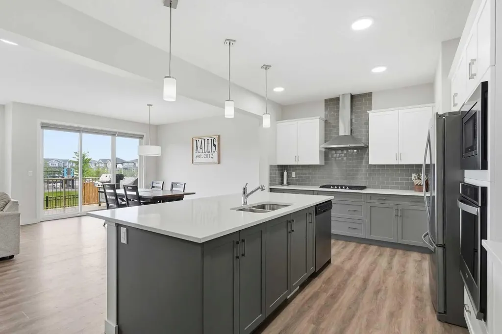 15 Lawrence Green SE Airdrie AB T4A 3M9